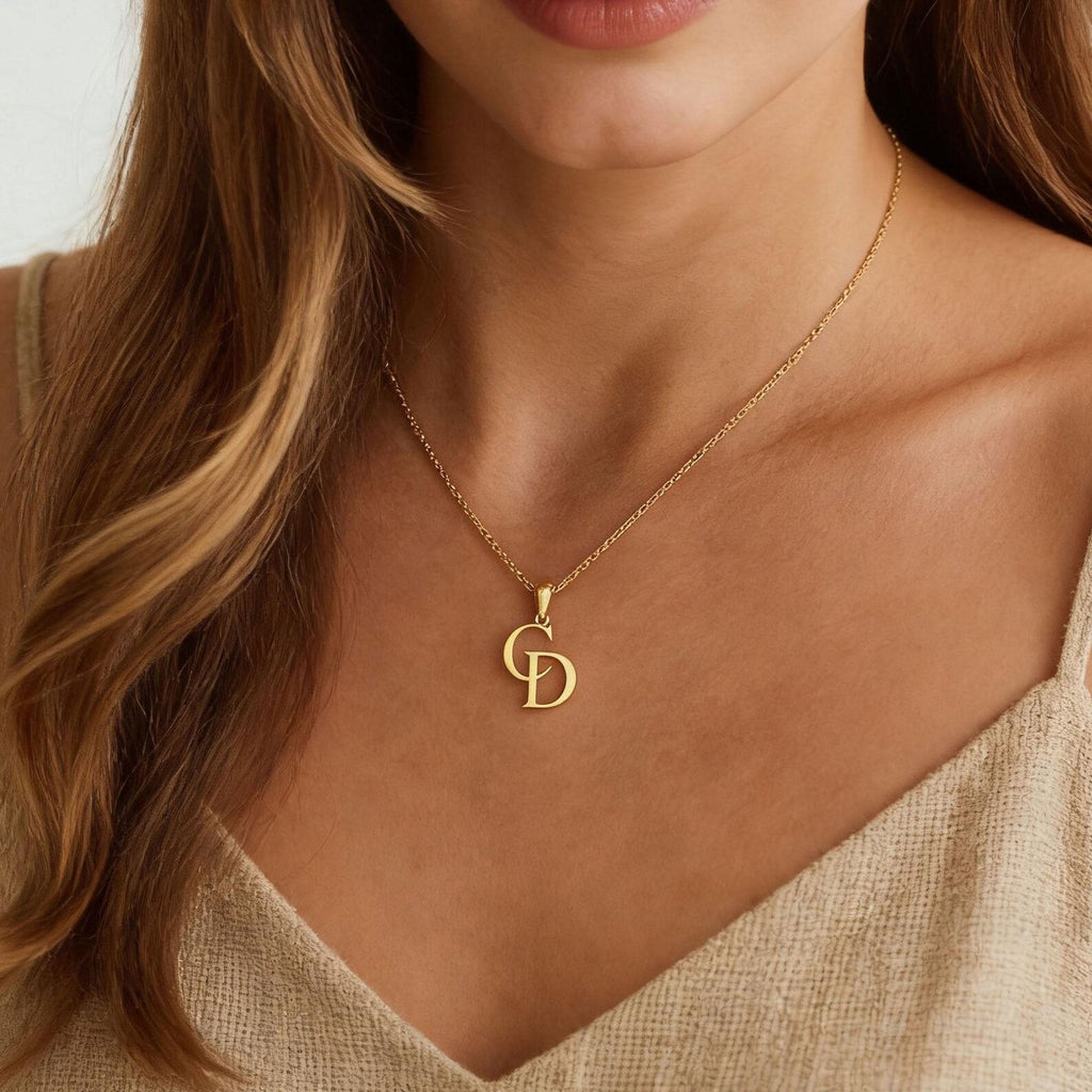 Custom Two-Letter Initial Necklace – Elegant Interlocking Gold Pendant