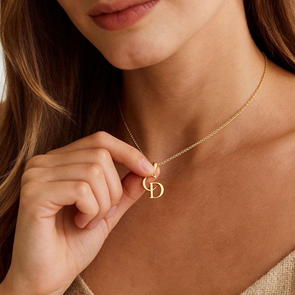 Custom Two-Letter Initial Necklace – Elegant Interlocking Gold Pendant